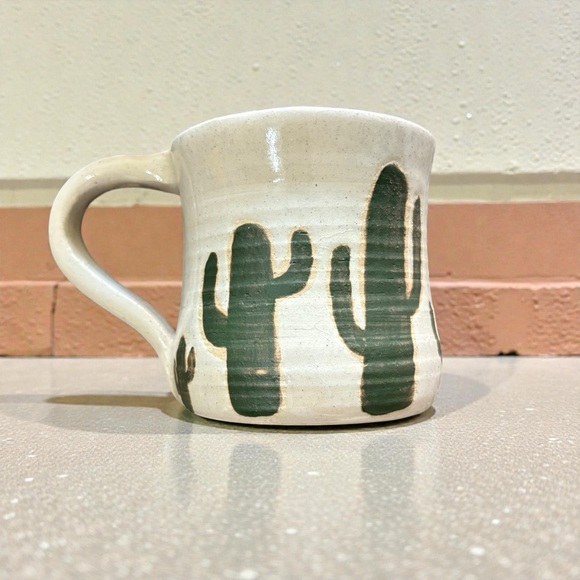 Vintage Cactus Mugs Studio Pottery Signed GEM 1975 Set Of 2 Black and Cream - Picture 12 of 15